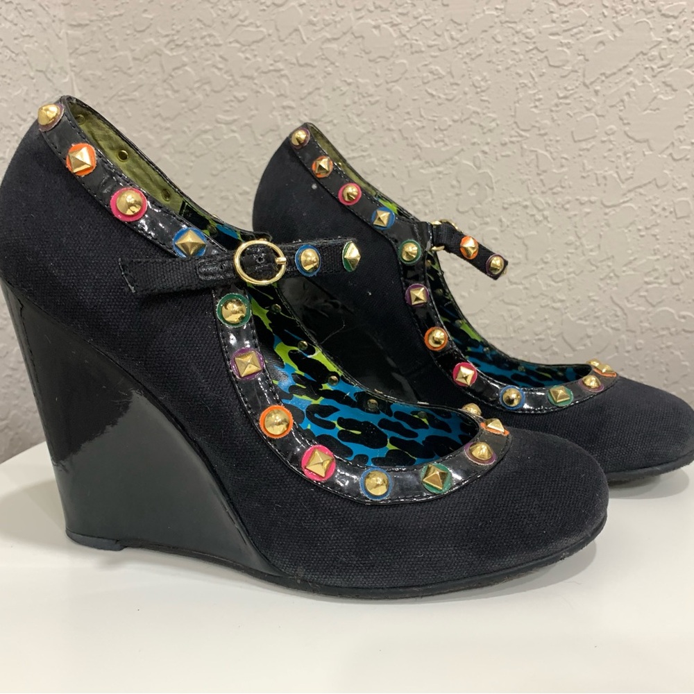 Betseyville black wedges